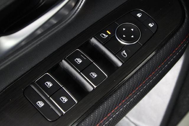 Certified 2026 Nissan Kicks SR FWD image 23