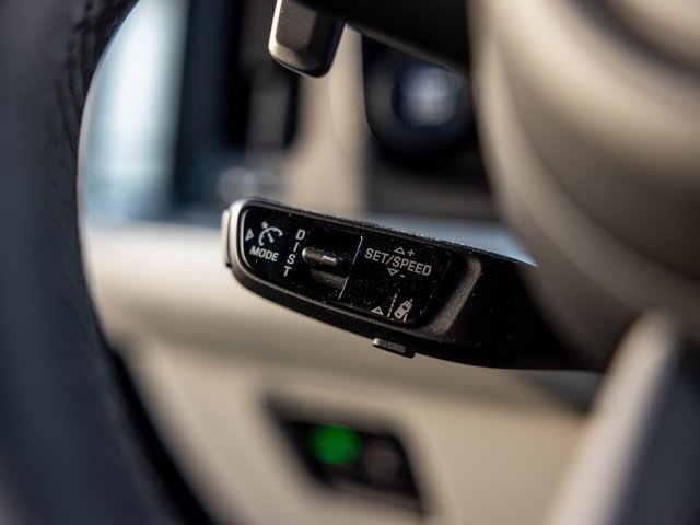 Certified 2025 Porsche Cayenne Coupe image 34