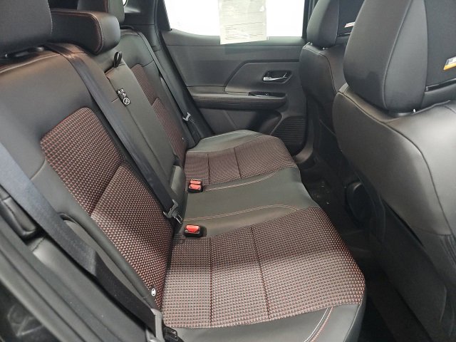 Used 2025 Nissan Kicks SR w/ SR Premium Package image 15