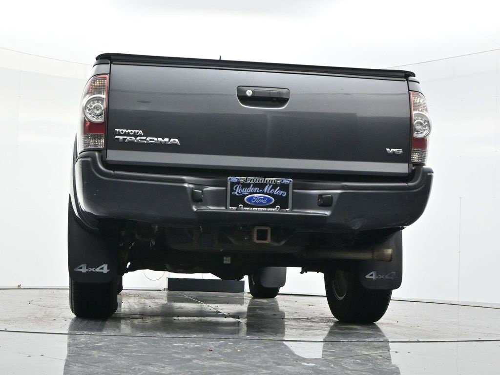 Used 2015 Toyota Tacoma Base image 48