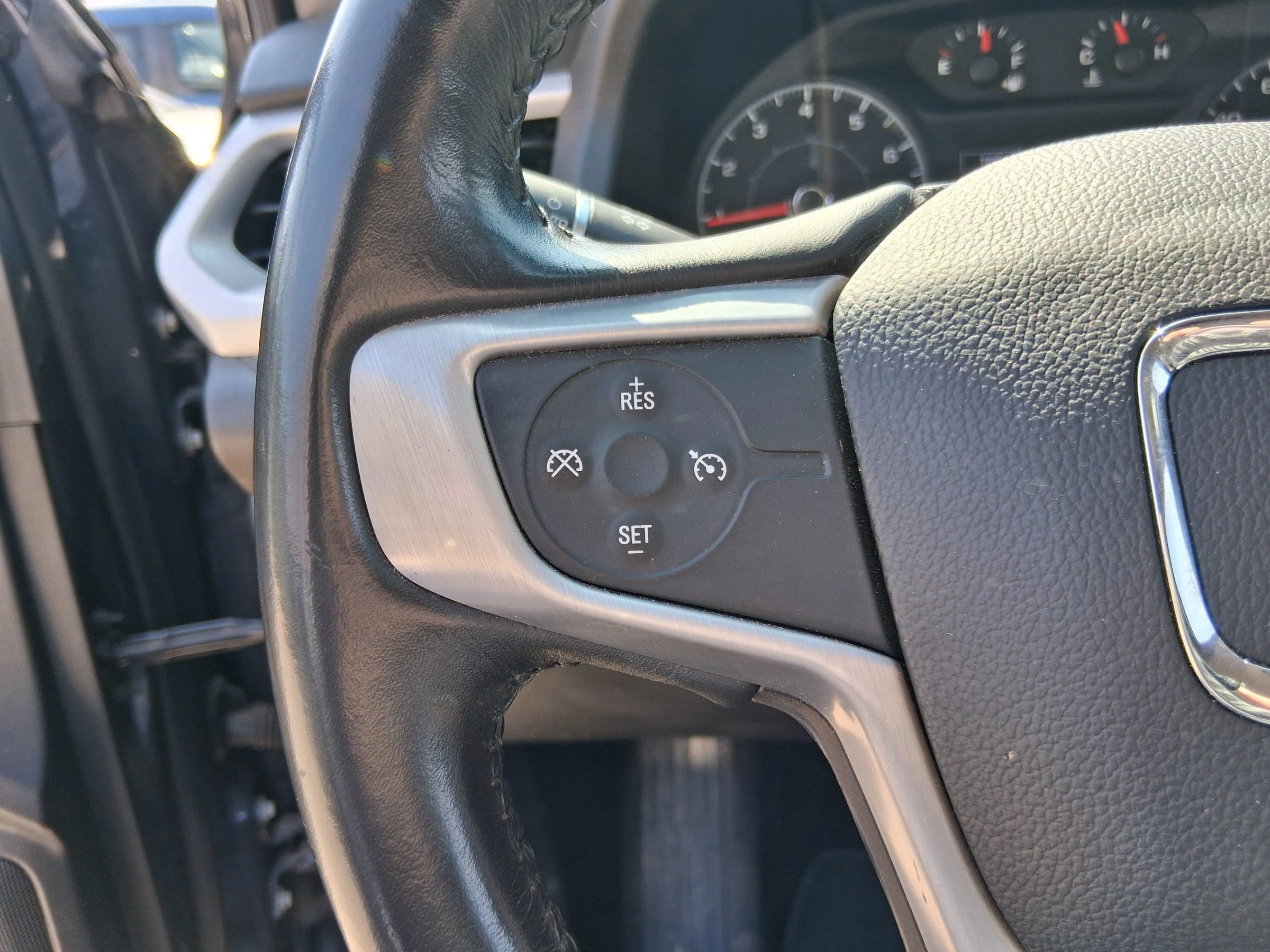 Used 2019 GMC Acadia SLE AWD/4WD image 50