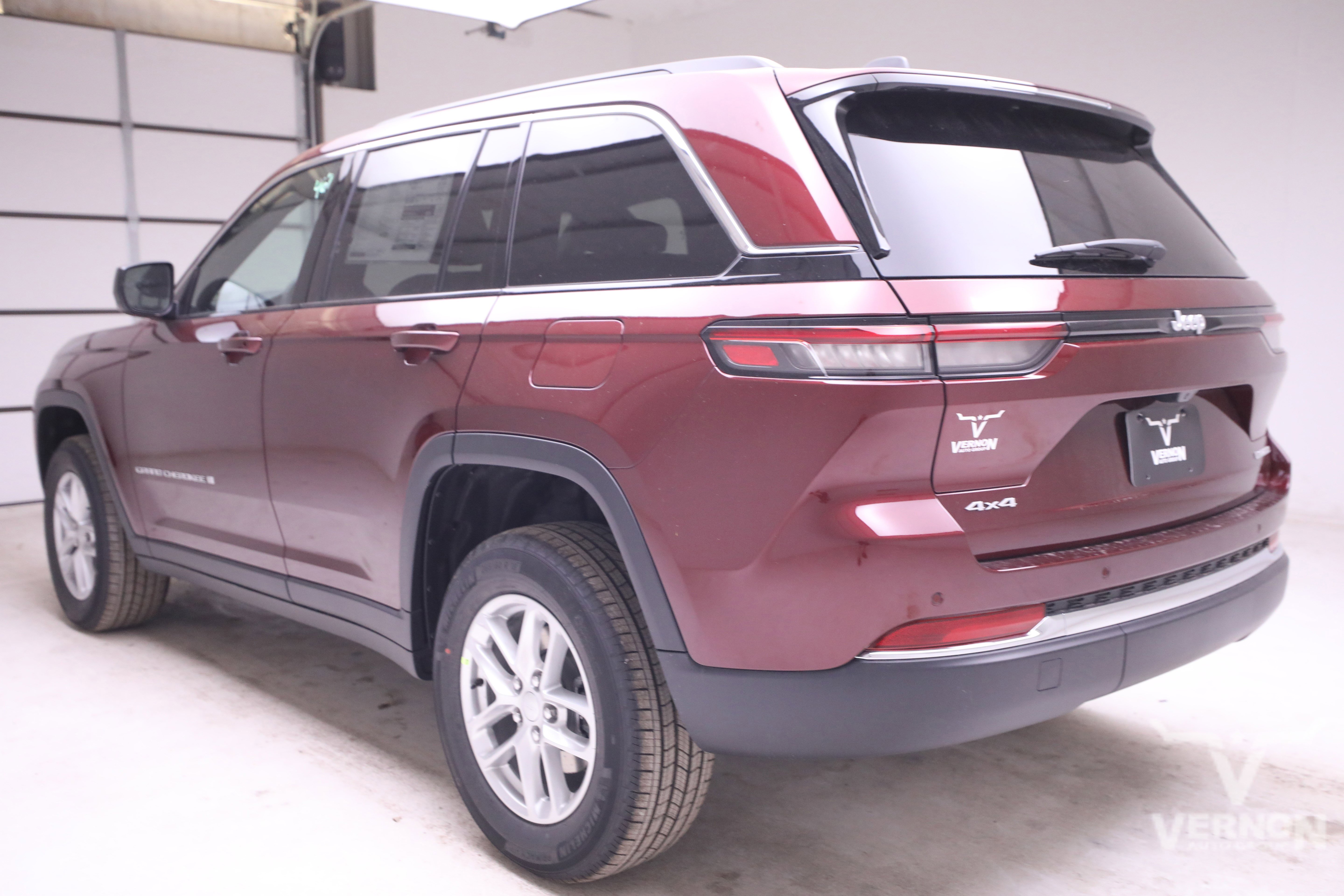 New 2025 Jeep Grand Cherokee Laredo X image 3