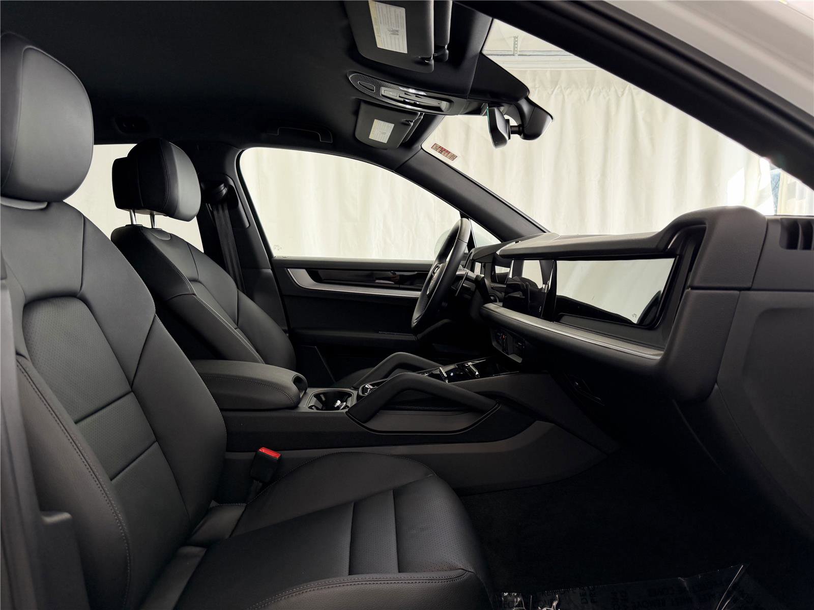 Certified 2024 Porsche Cayenne image 16