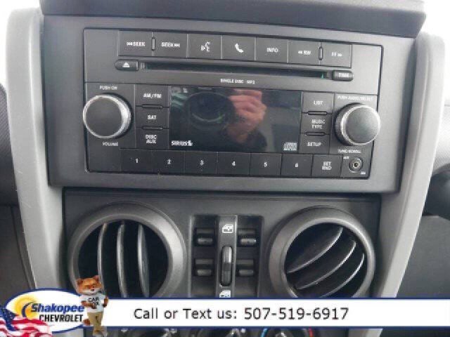 Used 2010 Jeep Wrangler Unlimited Rubicon image 19