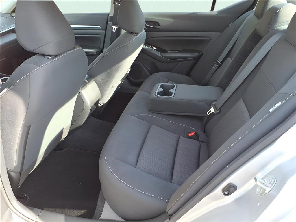 Used 2023 Nissan Altima 2.5 SV image 9