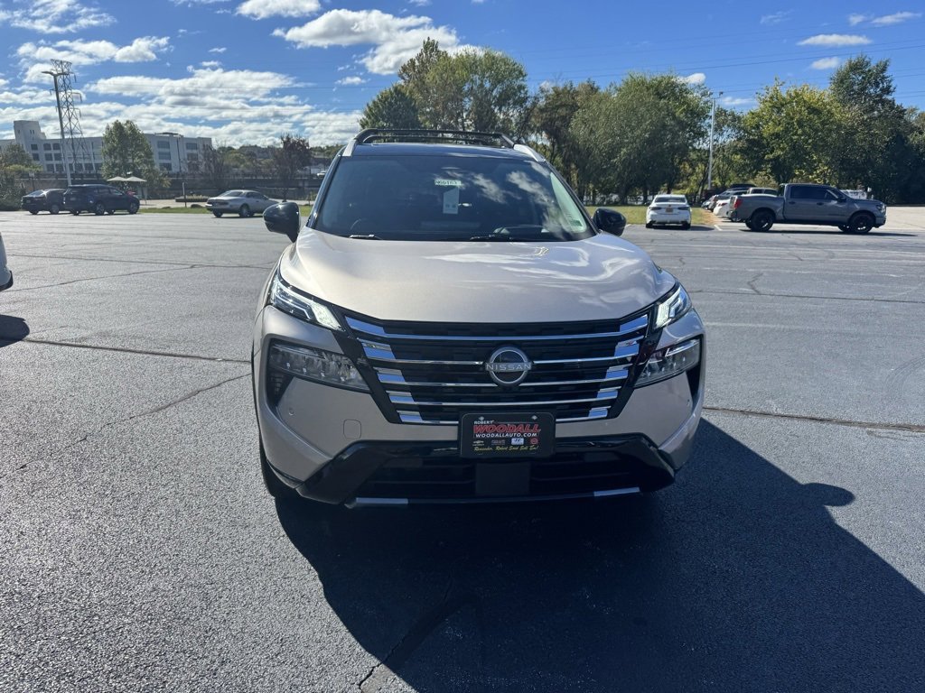 New 2026 Nissan Rogue Platinum image 2