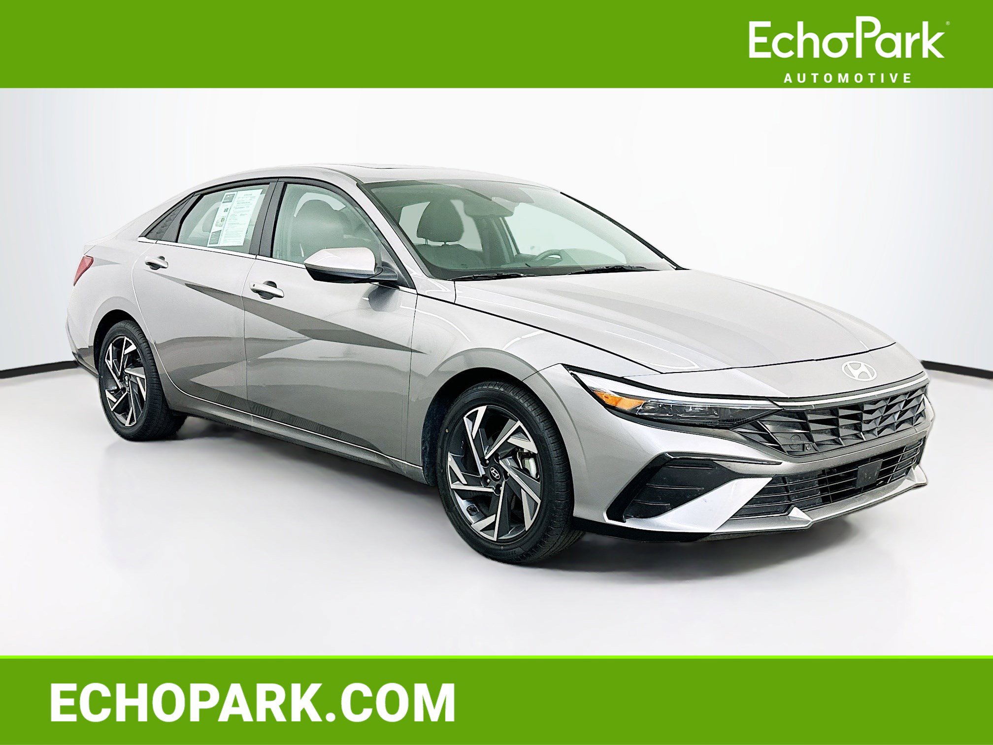 Used 2025 Hyundai Elantra SEL FWD image 1