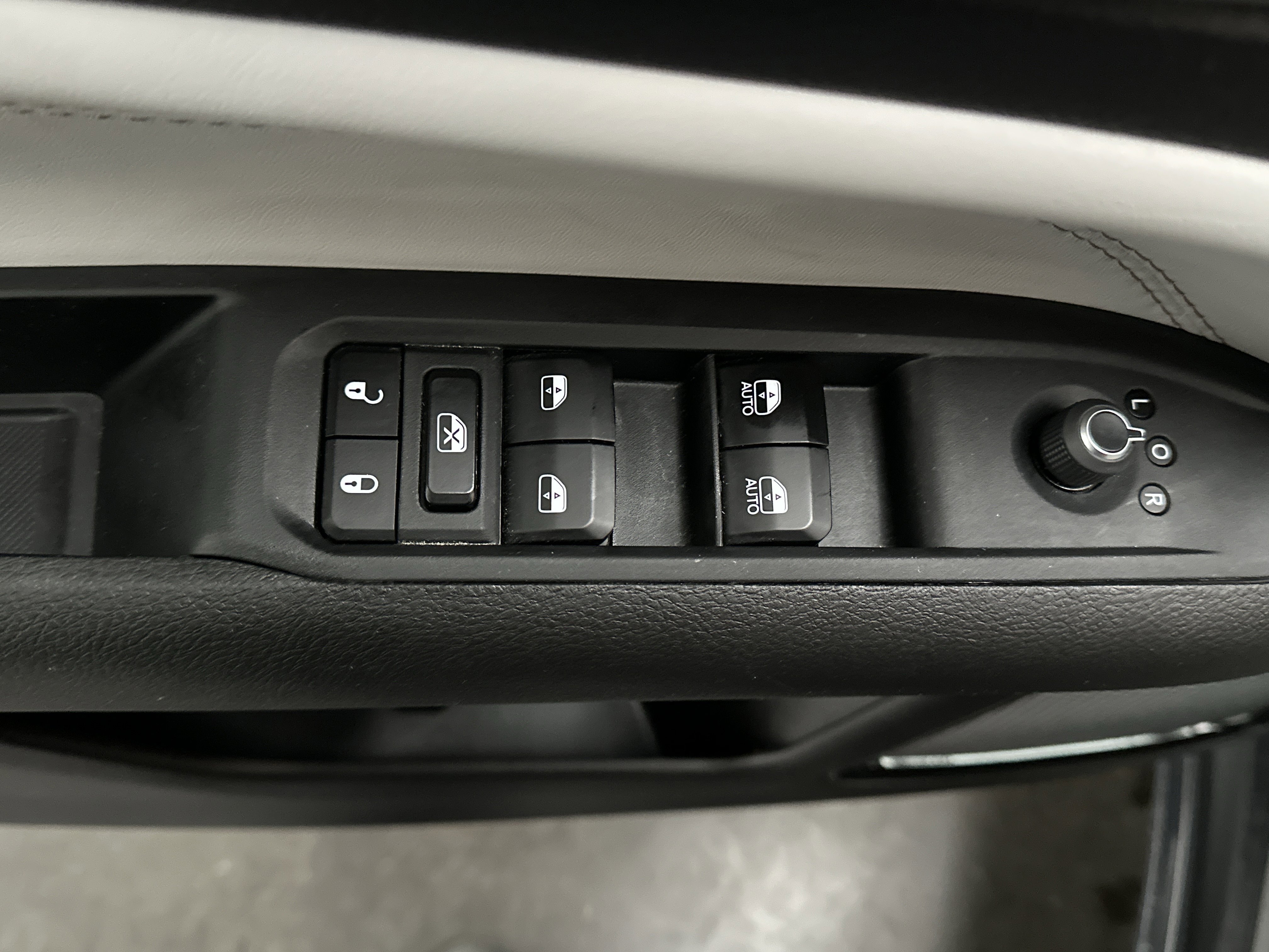 Used 2024 Jeep Compass Limited image 20