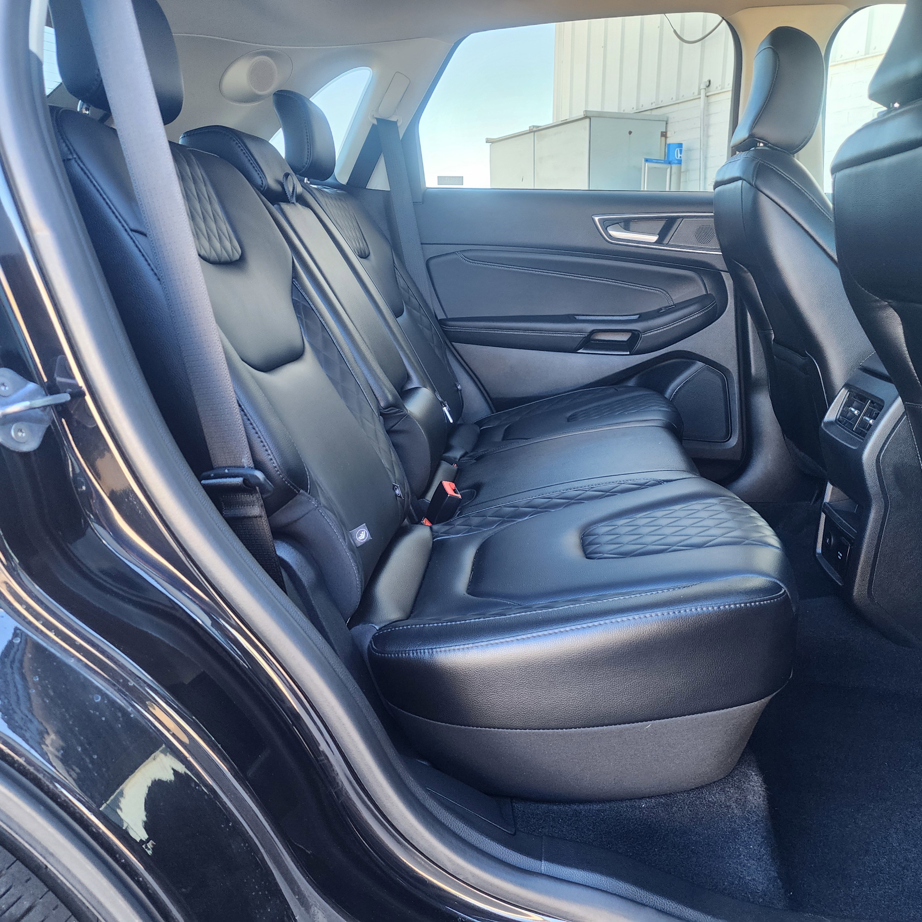 Used 2024 Ford Edge Titanium image 19