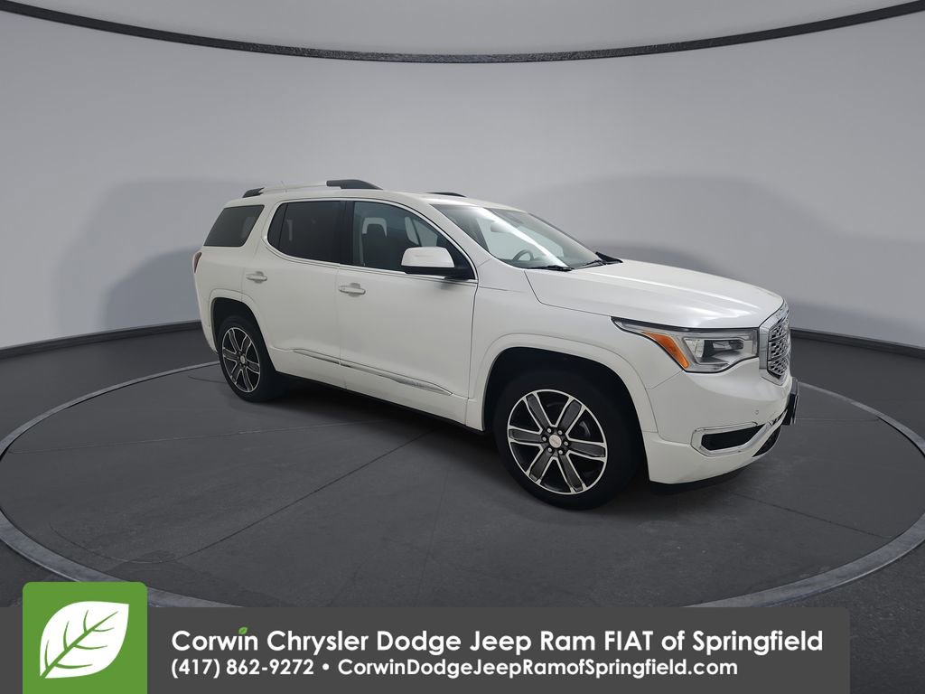 Used 2017 GMC Acadia Denali image 2