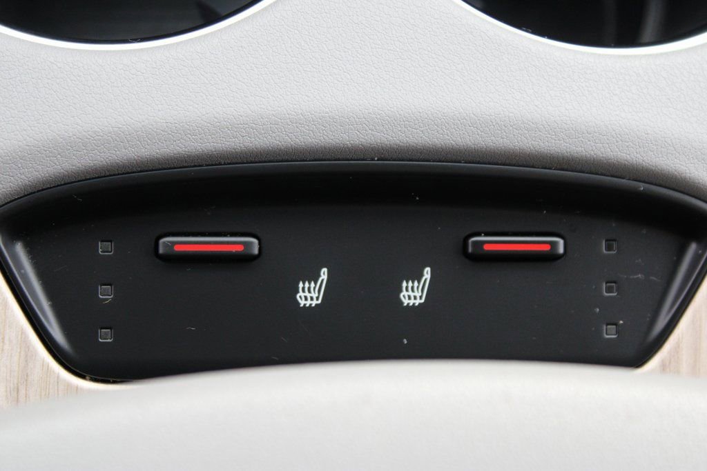 Used 2024 Toyota Venza XLE AWD/4WD image 21