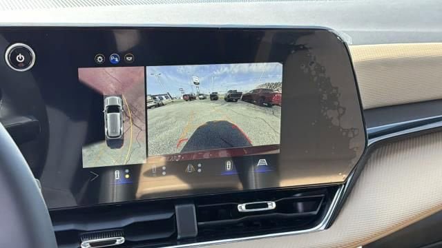 New 2026 Chevrolet Equinox ACTIV w/ Convenience Package III AWD/4WD image 22