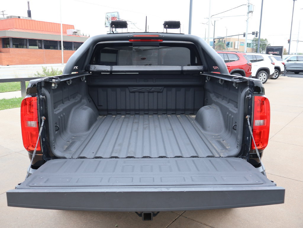 Certified 2019 Chevrolet Colorado ZR2 w/ ZR2 Midnight Special Edition AWD/4WD image 7