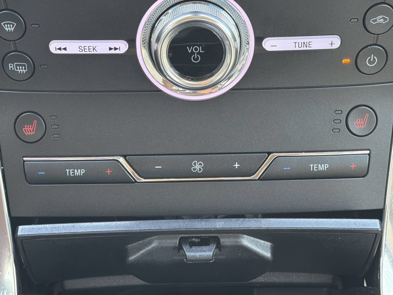 Used 2019 Ford Edge Titanium FWD image 23