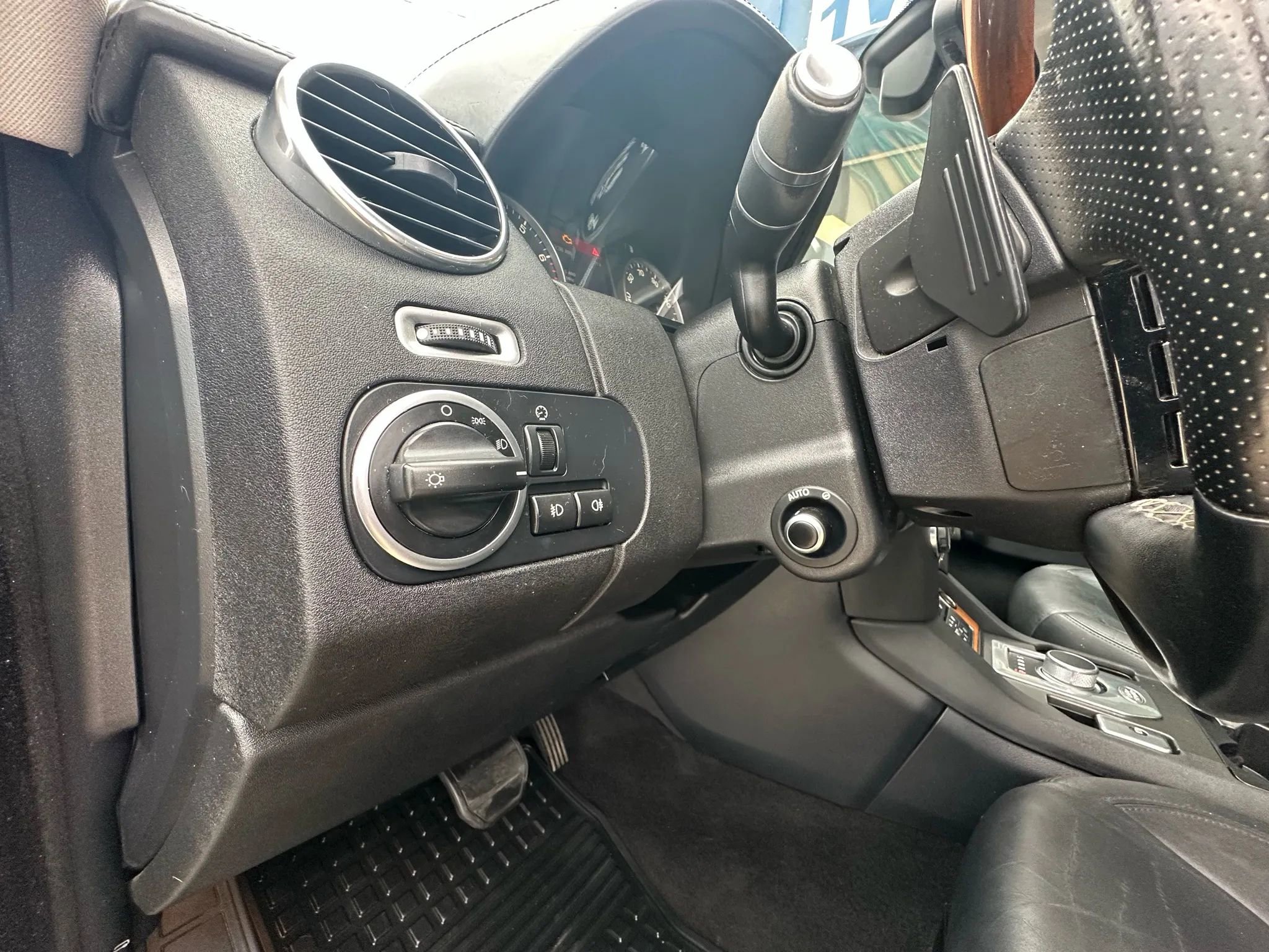 Used 2015 Land Rover LR4 HSE LUX image 14