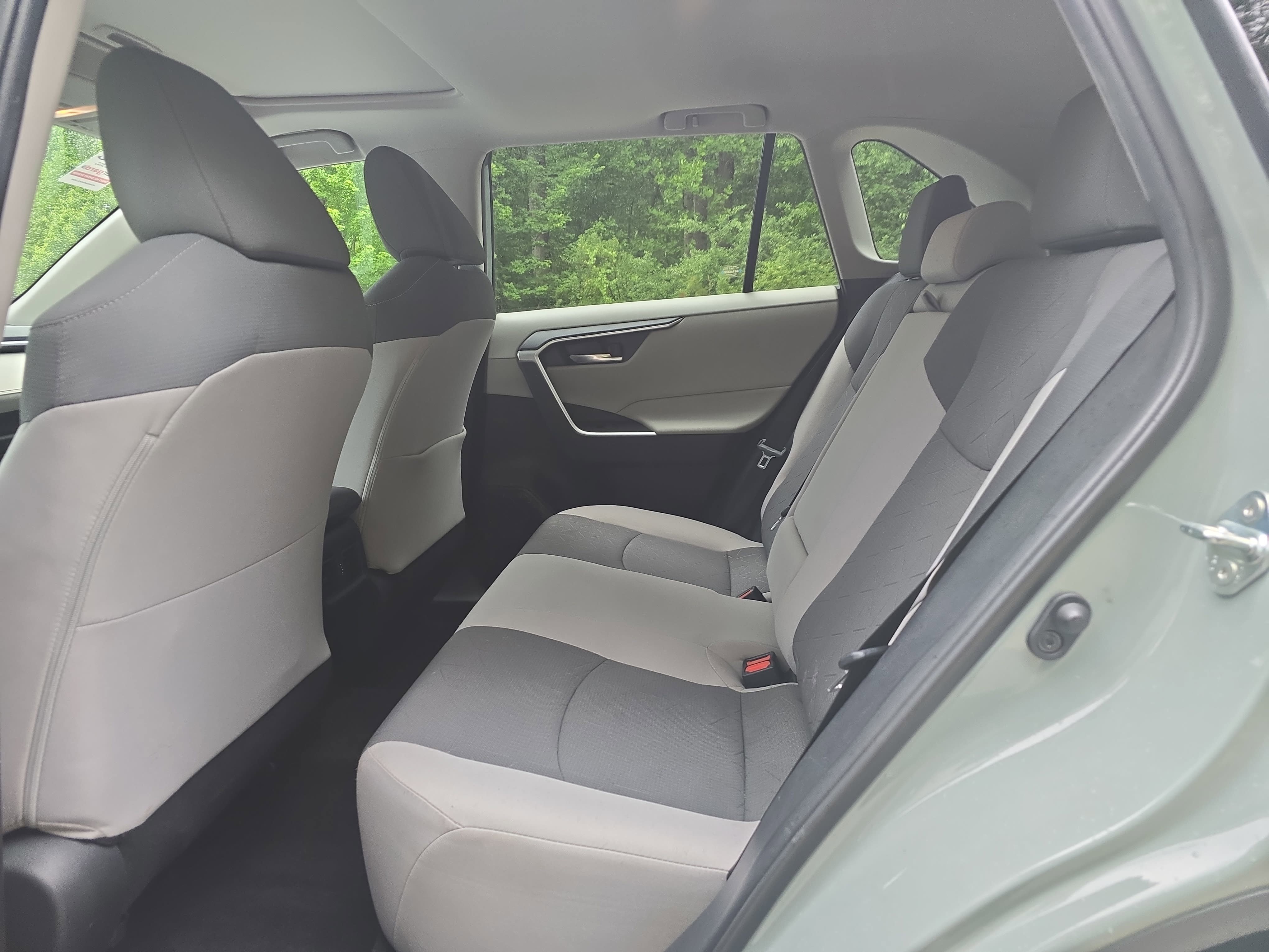 Used 2020 Toyota RAV4 XLE w/ Convenience Package AWD/4WD image 13