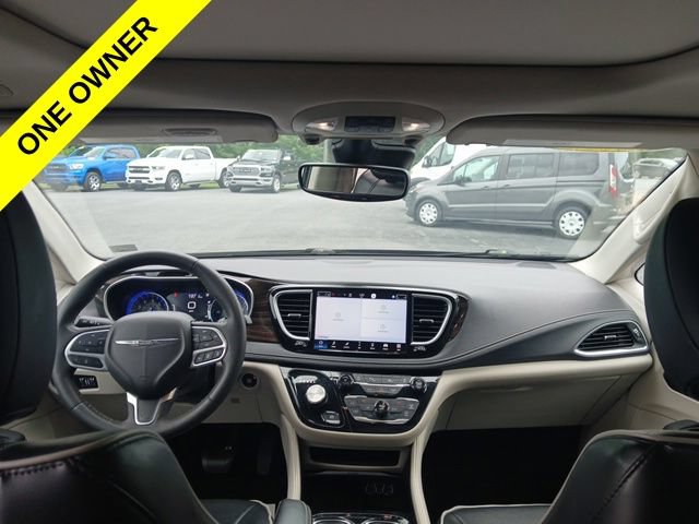 Certified 2023 Chrysler Pacifica Limited FWD image 15