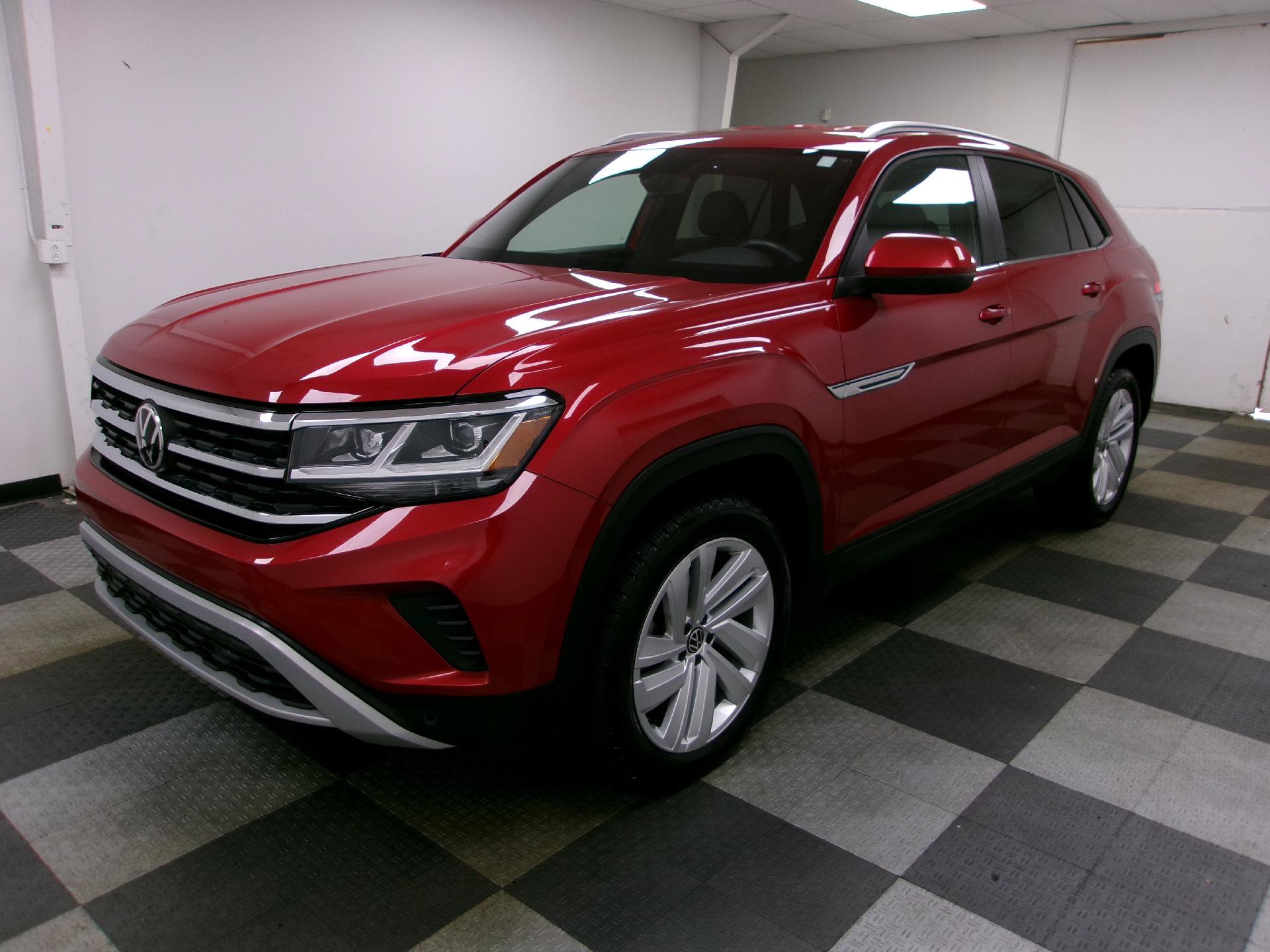 Used 2022 Volkswagen Atlas Cross Sport SE w/ Black Wheel Package