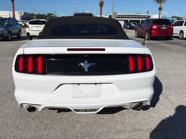 Used 2016 Ford Mustang Convertible RWD image 3