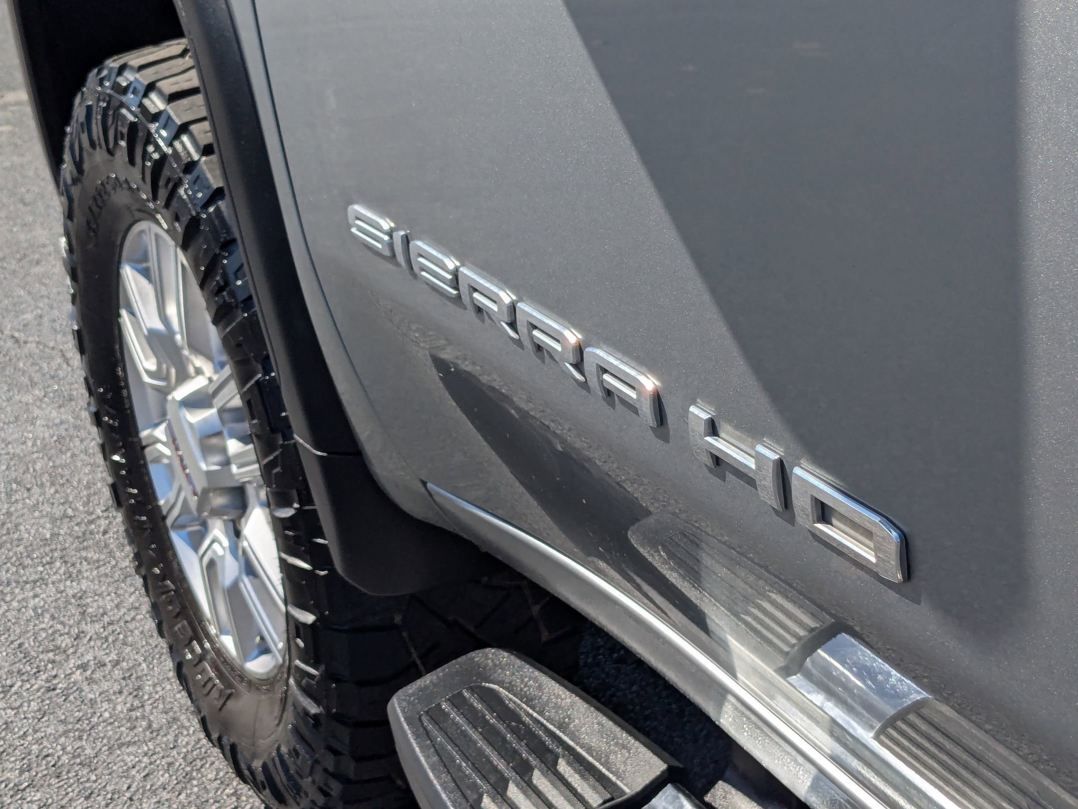Used 2024 GMC Sierra 2500 SLT w/ SLT Premium Package image 33