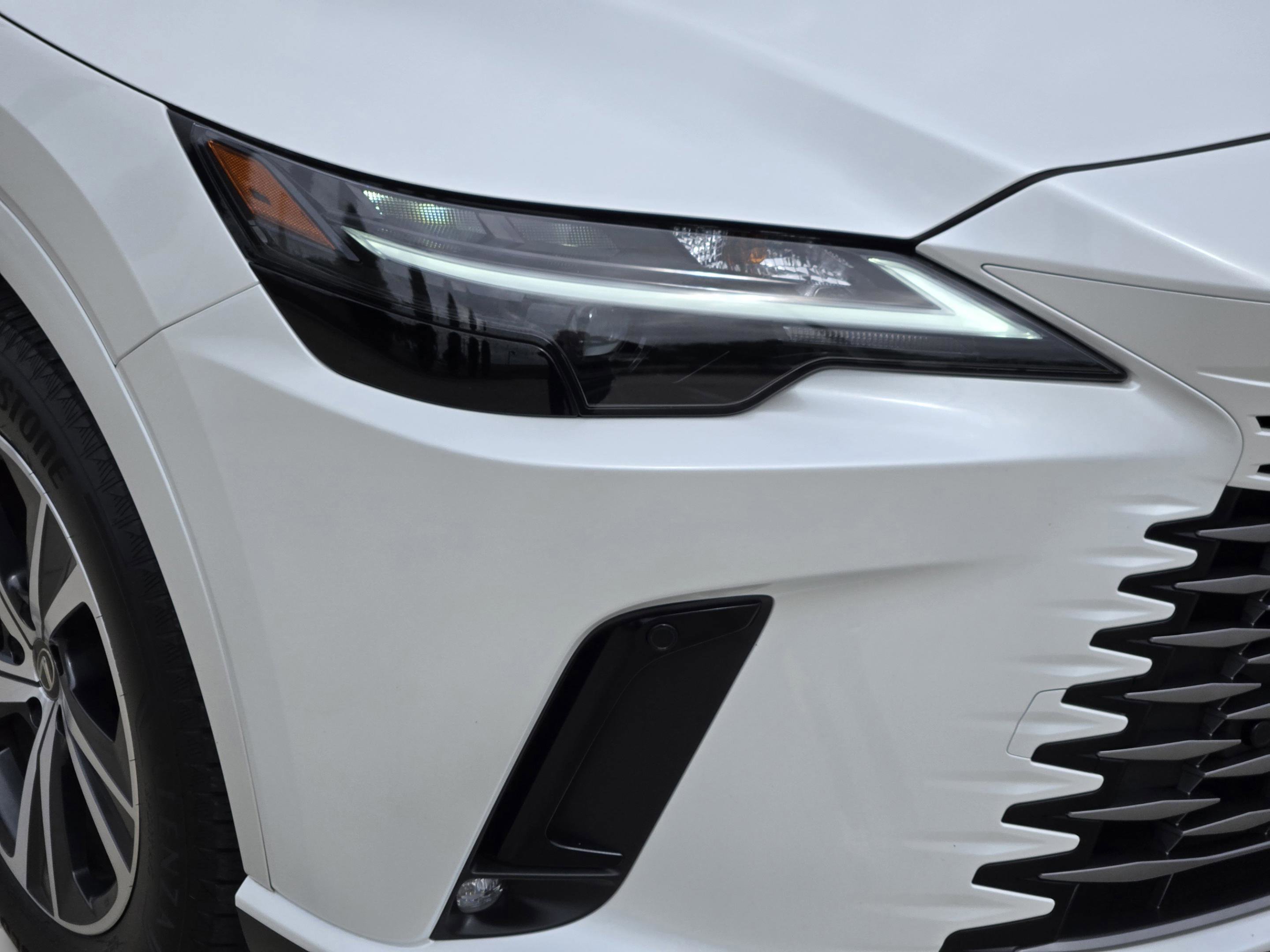 Used 2025 Lexus RX 350 Premium w/ Accessory Package (Z1) FWD image 33