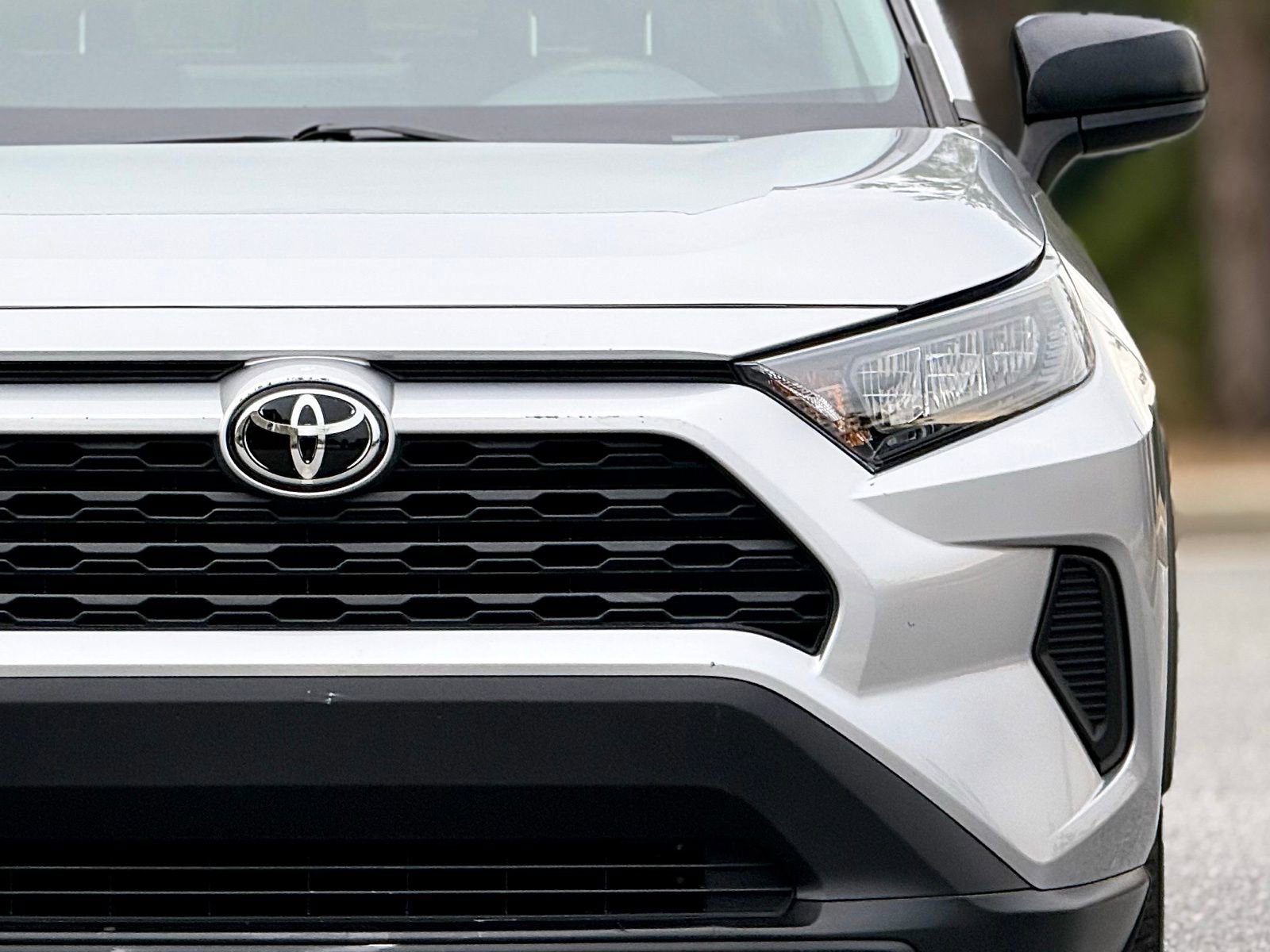 Used 2021 Toyota RAV4 LE image 14