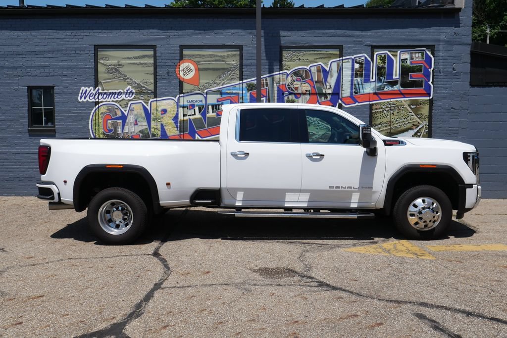 Used 2026 GMC Sierra 3500 Denali w/ Denali Reserve Package AWD/4WD image 36