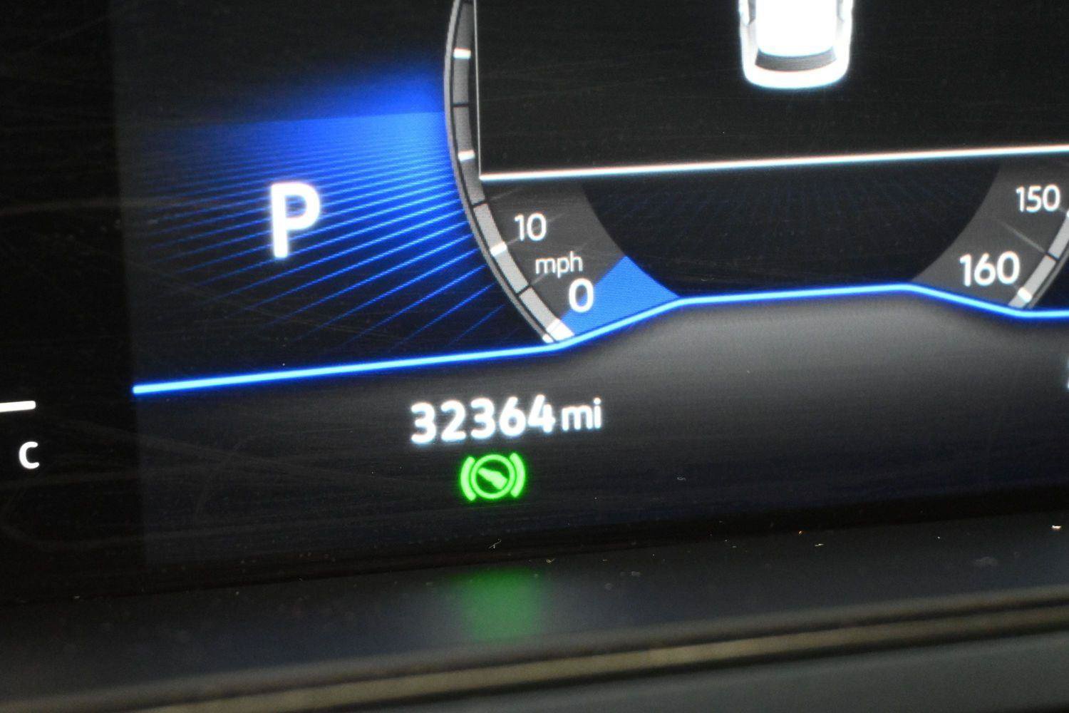 Used 2022 Volkswagen Taos SE w/ Panoramic Sunroof Package AWD/4WD image 3
