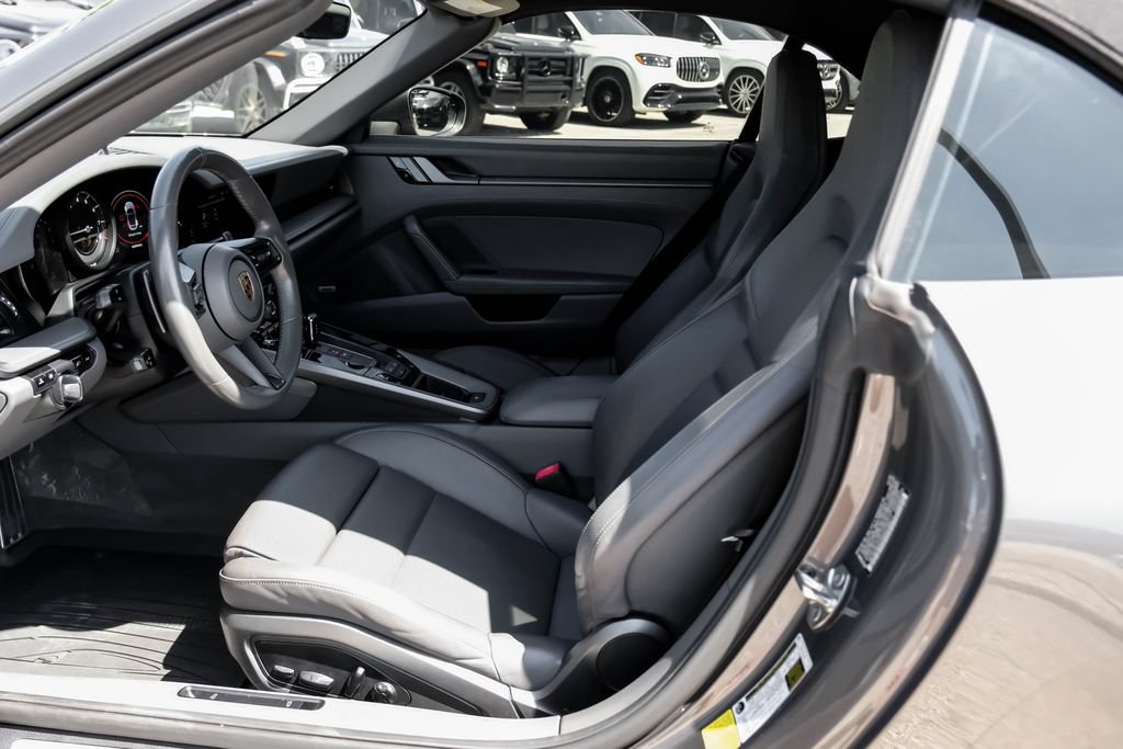 Used 2021 Porsche 911 Cabriolet image 26