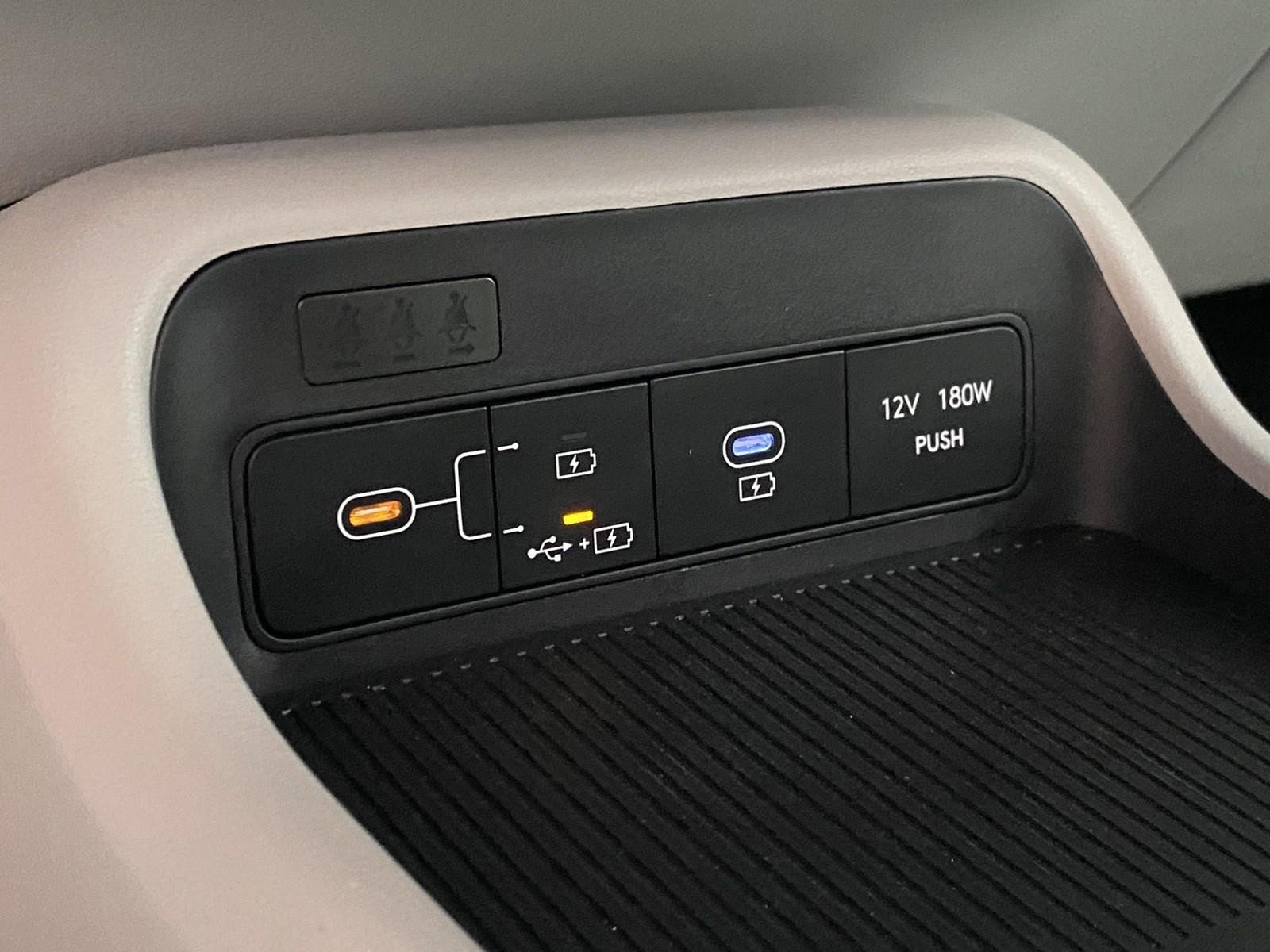 Used 2025 Hyundai Kona SEL FWD image 28