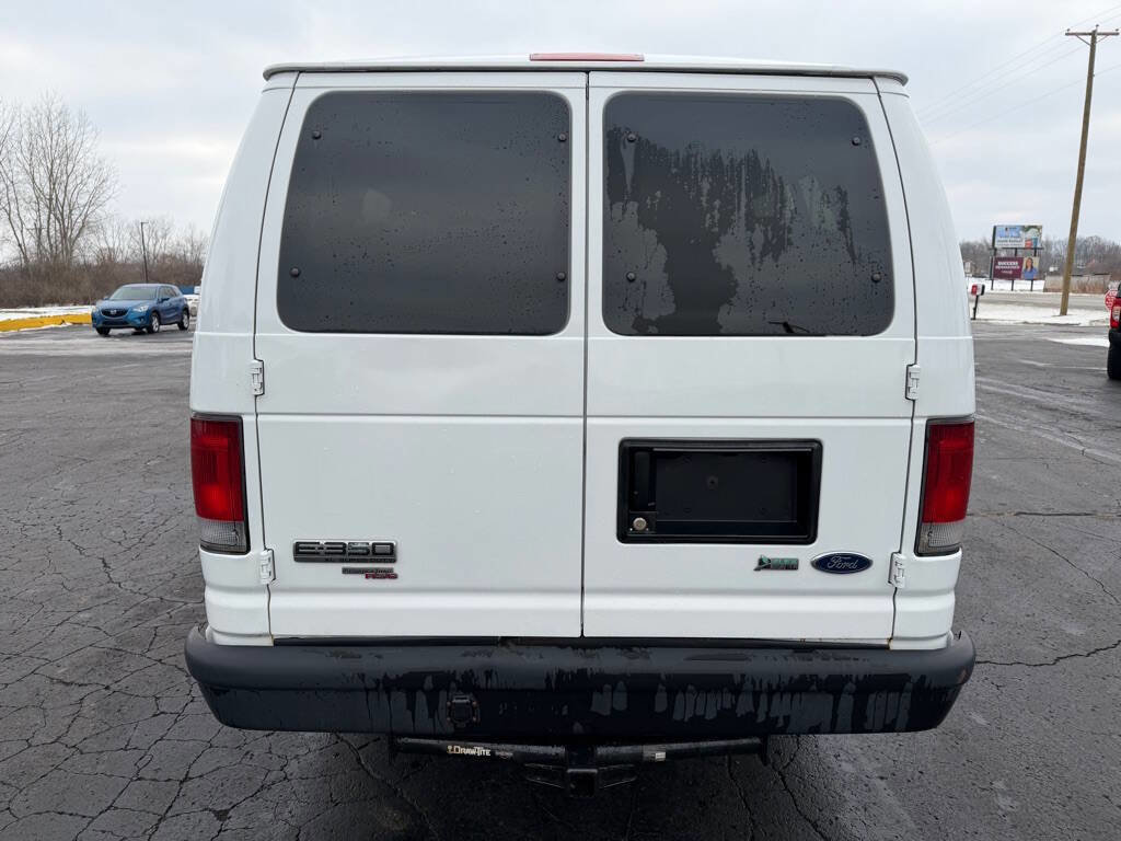Used 2009 Ford E-350 and Econoline 350 Extended Wagon Super Duty image 8