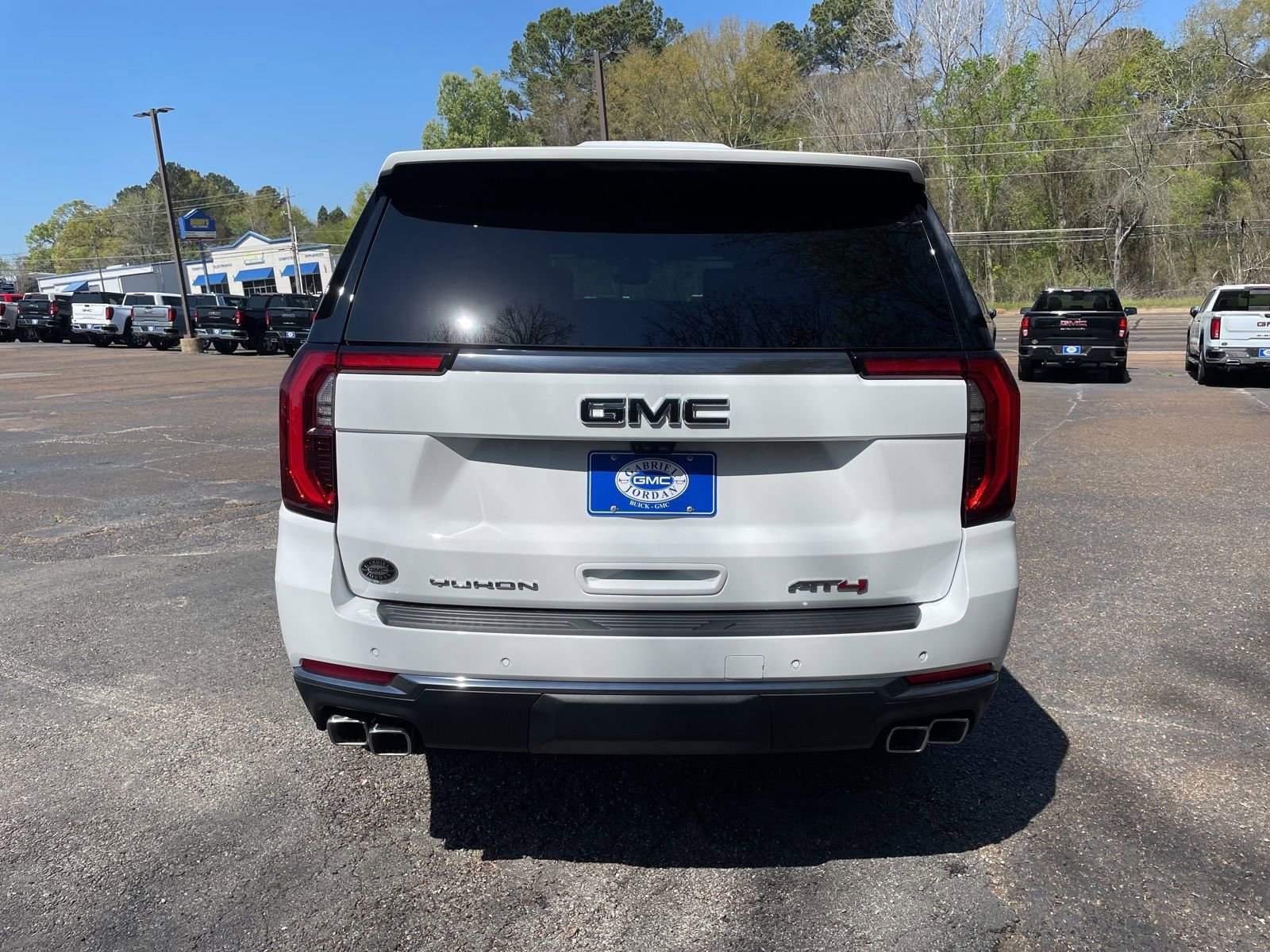 New 2026 GMC Yukon AT4 w/ AT4 Premium Plus Package image 4