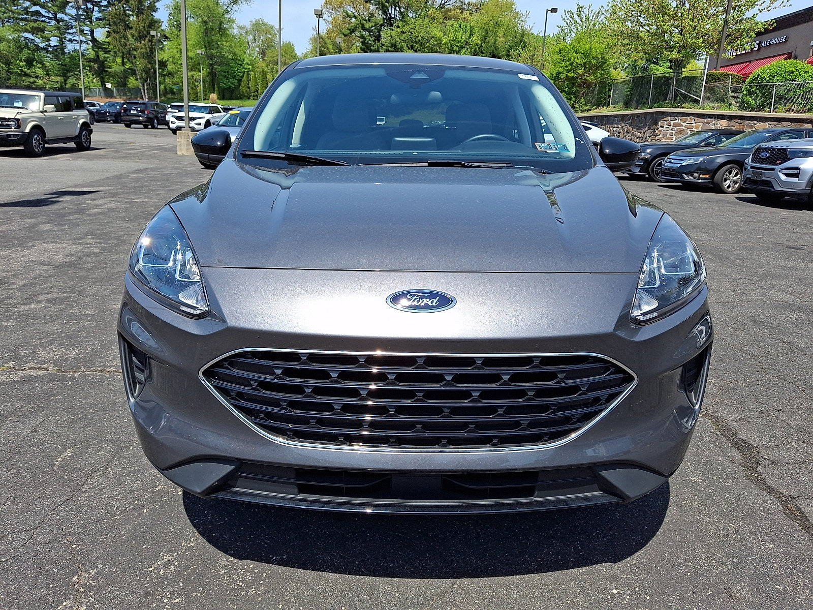 Certified 2022 Ford Escape SE w/ SE Sport Appearance Package image 2