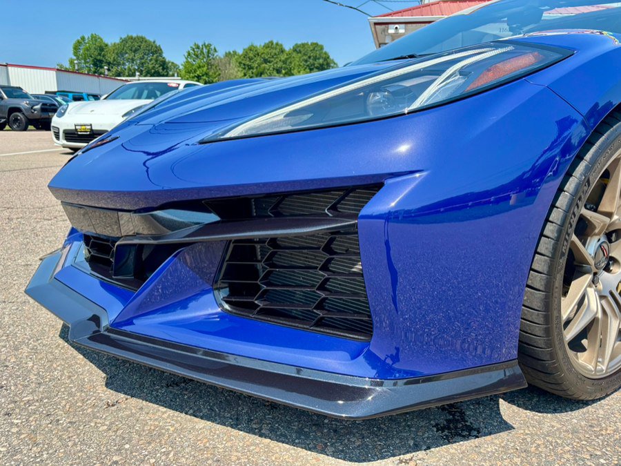 Used 2025 Chevrolet Corvette Z06 RWD image 40
