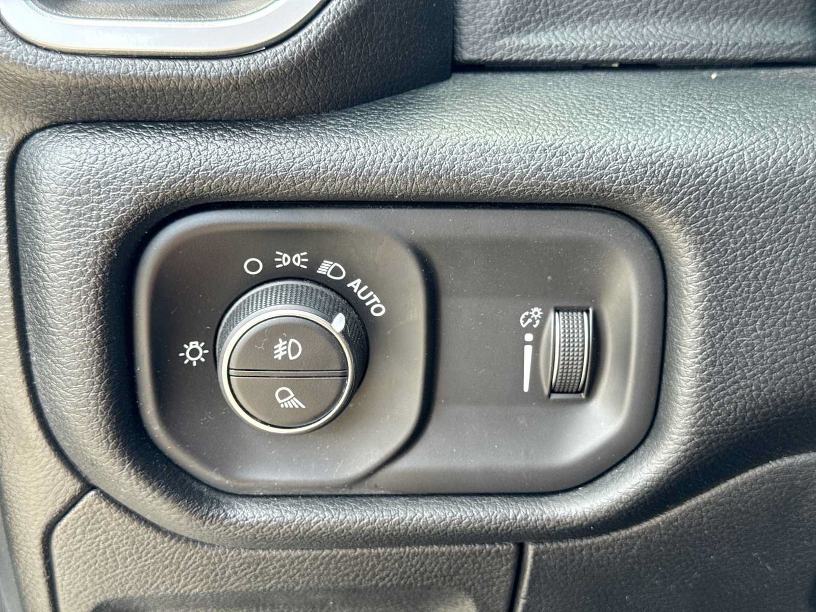 Used 2021 RAM 1500 Big Horn AWD/4WD image 25