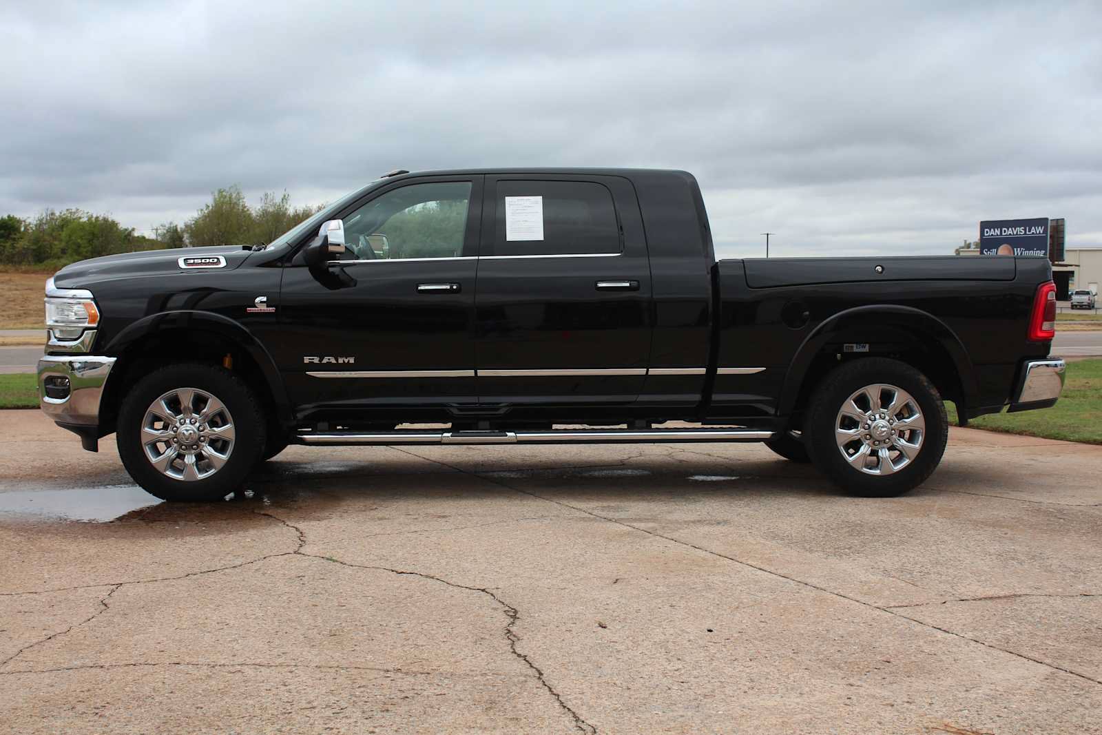 Used 2022 RAM 3500 Limited w/ Towing Technology Group AWD/4WD image 7