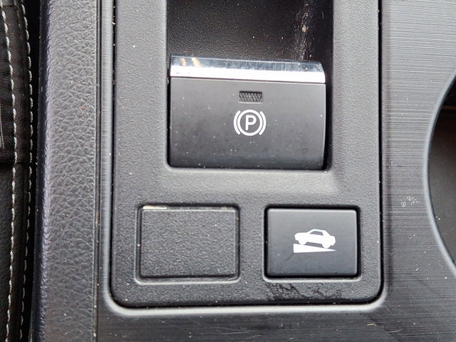 Used 2016 Subaru Legacy 3.6R Limited image 23