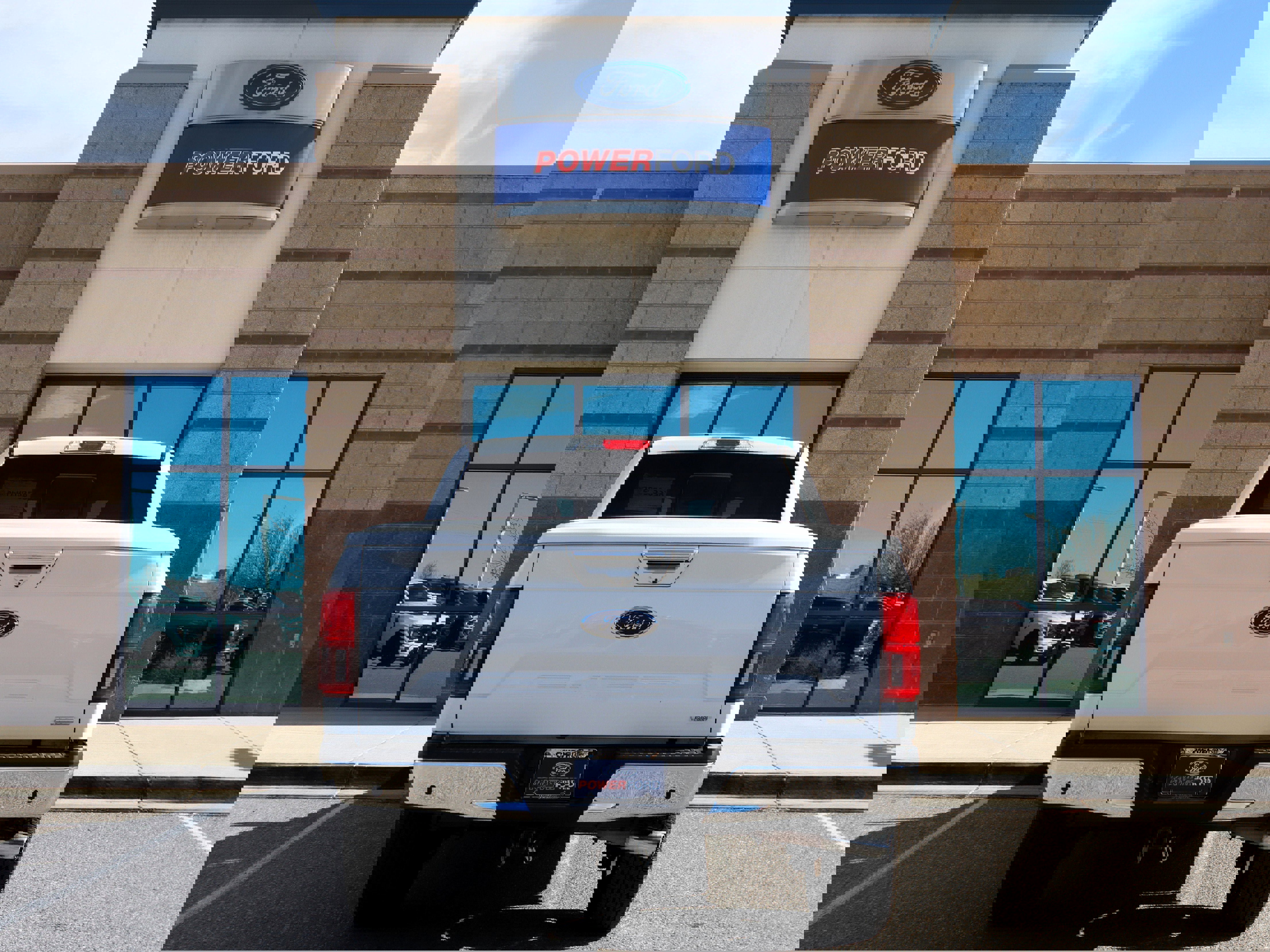 Used 2019 Ford F150 Lariat w/ Equipment Group 502A Luxury image 7