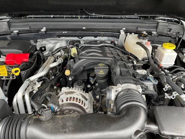 Used 2024 Jeep Gladiator Rubicon AWD/4WD image 32