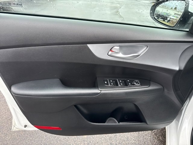 Used 2023 Kia Forte LXS image 12