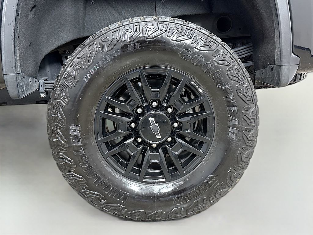 Used 2024 Chevrolet Silverado 2500 ZR2 w/ Technology Package image 33