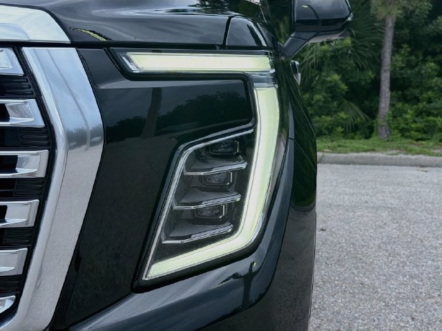 Used 2026 GMC Yukon Denali w/ Sun & Power Step Package RWD image 9
