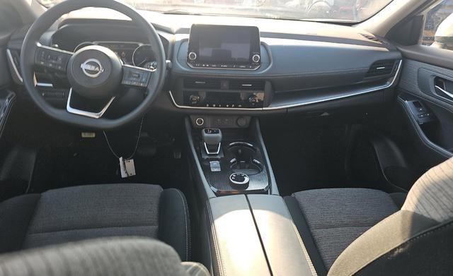 Used 2023 Nissan Rogue SV AWD/4WD image 7
