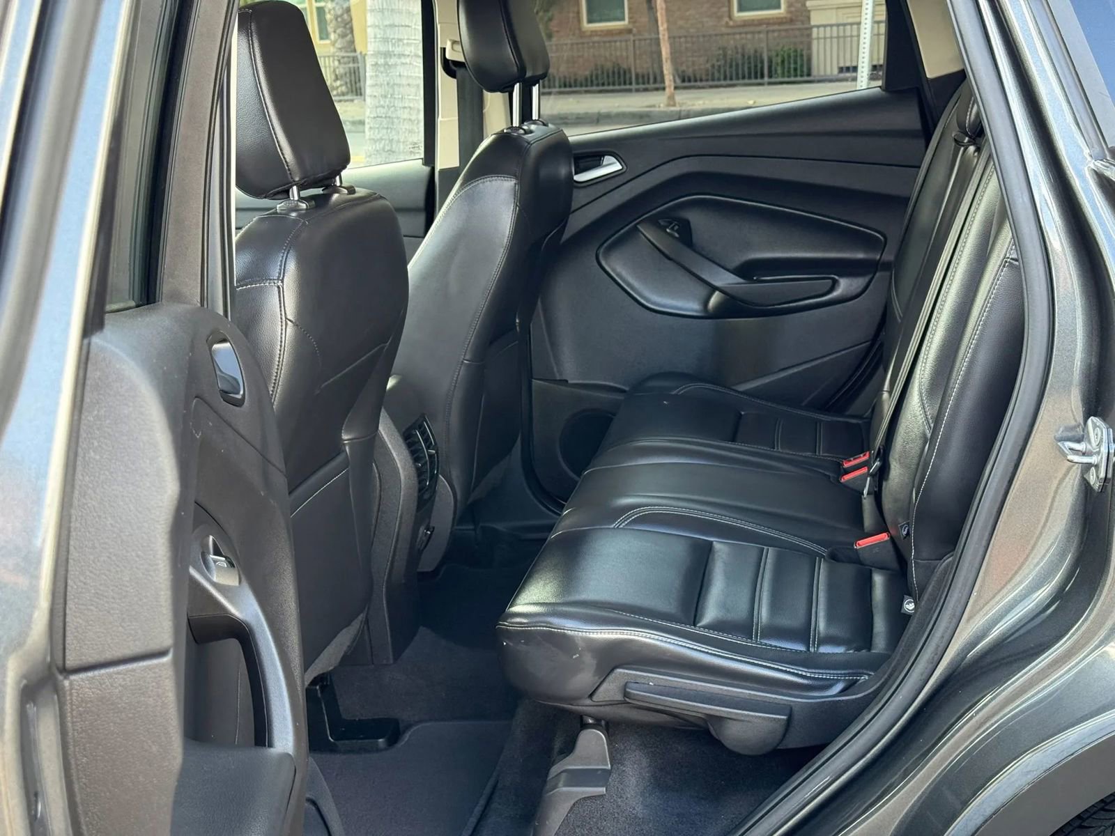 Used 2019 Ford Escape SEL AWD/4WD image 16