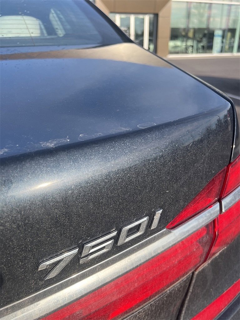 Used 2016 BMW 750i xDrive image 8