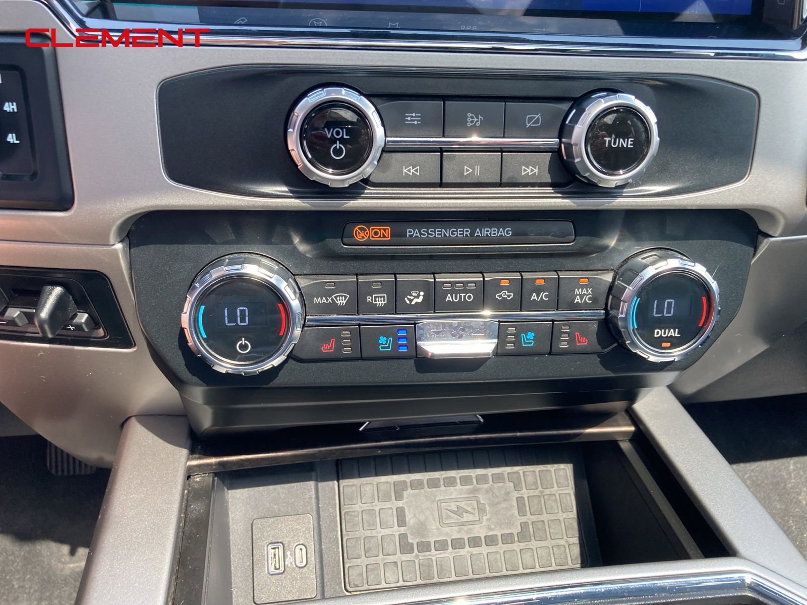 Used 2022 Ford F250 Lariat w/ Black Appearance Pkg image 13