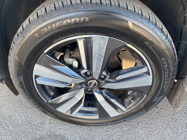 Used 2023 Nissan Rogue SL image 39