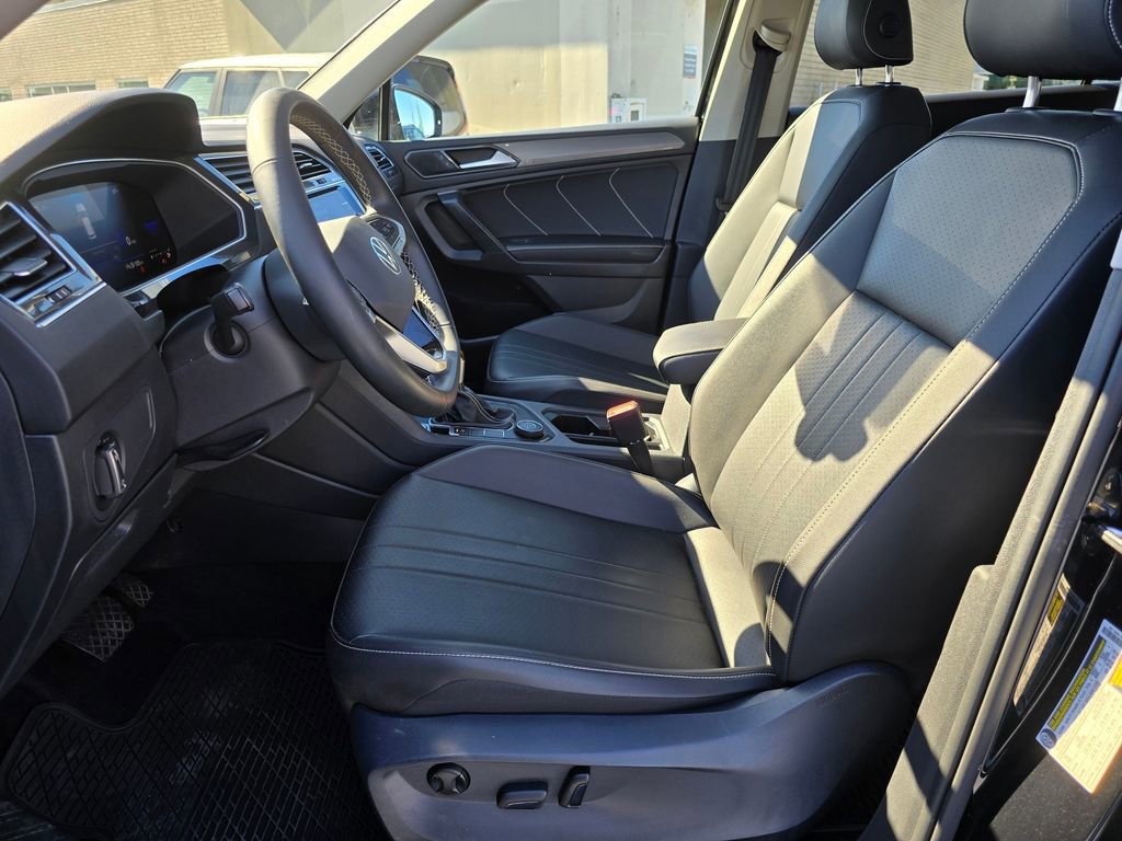 Used 2022 Volkswagen Tiguan SE image 24