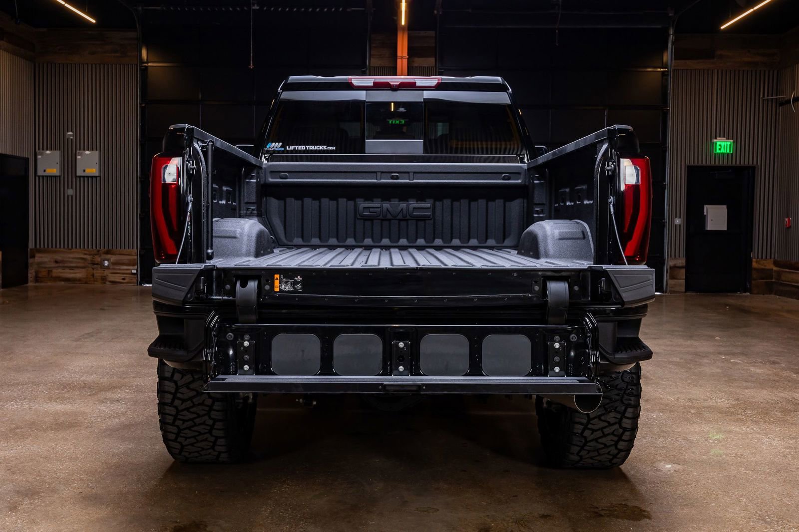 Used 2025 GMC Sierra 2500 Denali image 9