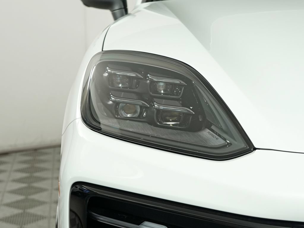 Certified 2026 Porsche Cayenne AWD/4WD image 11